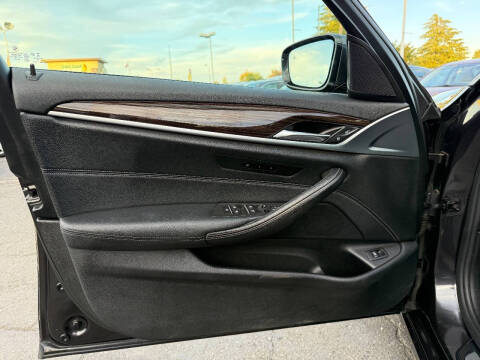 2019 BMW 5 Series 530i