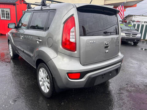 2013 Kia Soul +