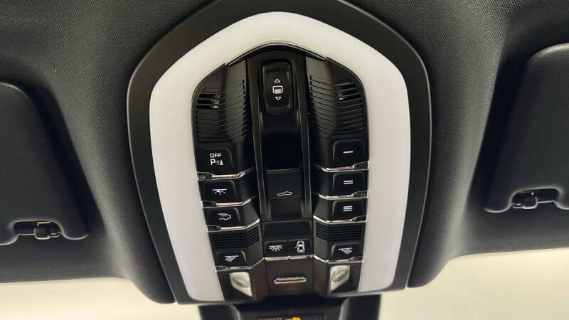 2023 Porsche Macan