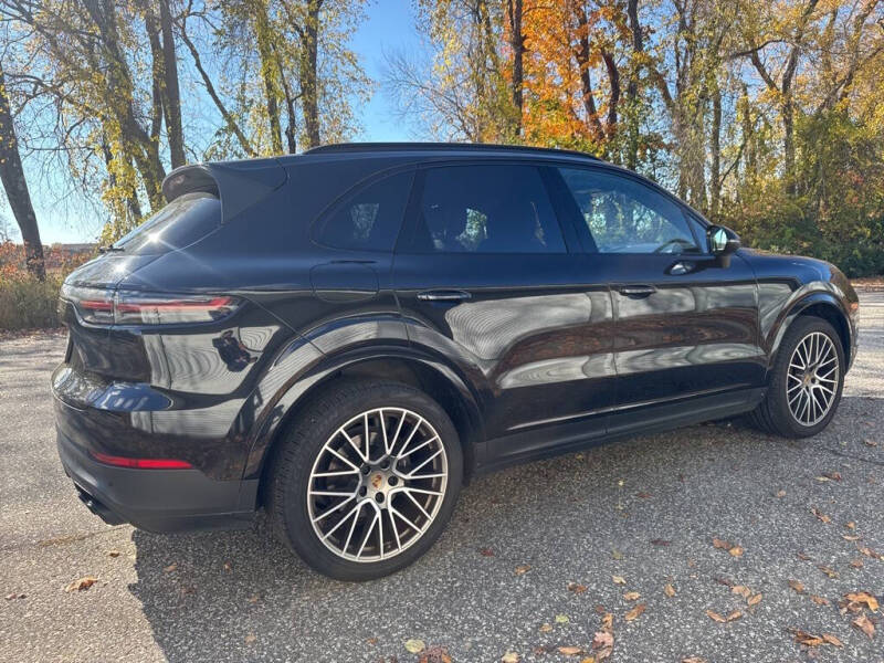 2022 Porsche Cayenne Platinum Edition