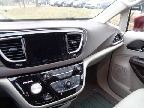 2017 Chrysler Pacifica Touring Plus