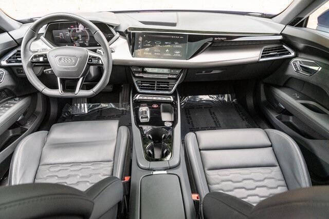 2023 Audi e-tron GT quattro Prestige