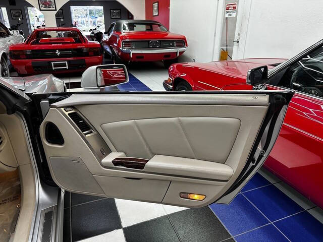 2005 Cadillac XLR