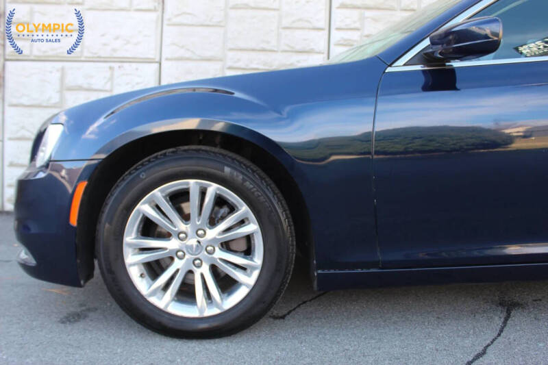 2017 Chrysler 300 Limited