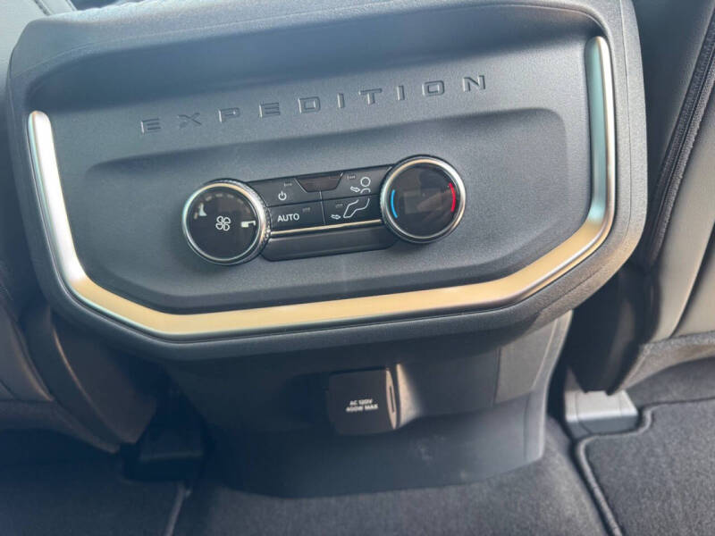 2026 Ford Expedition MAX Active