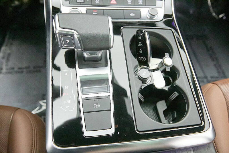 2023 Audi Q8 quattro Premium Plus 55 TFSI