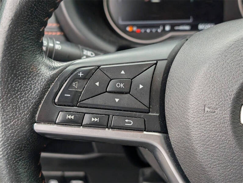 2019 Nissan Kicks SR