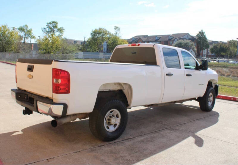 2009 Chevrolet Silverado 3500 Work Truck photo 3