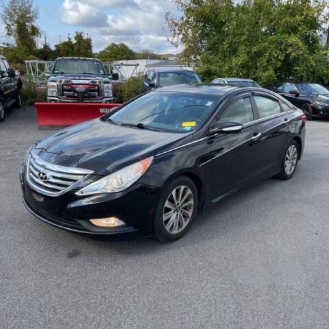 2014 Hyundai SONATA for sale at Green Light Auto in Bridgeton, NJ