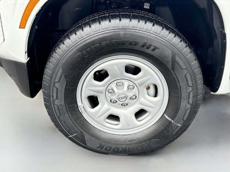 2023 Nissan Frontier S