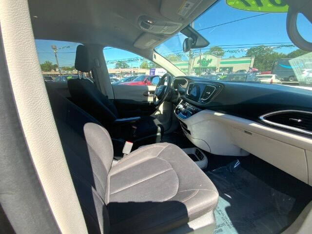 2017 Chrysler Pacifica Touring