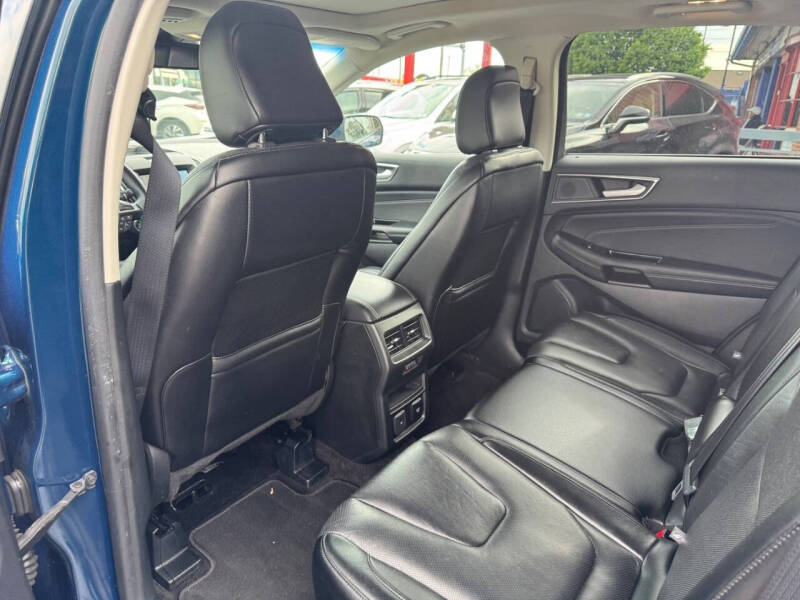 2020 Ford Edge Titanium