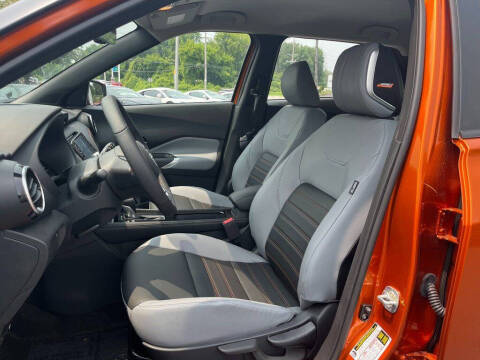 2023 Nissan Kicks SR