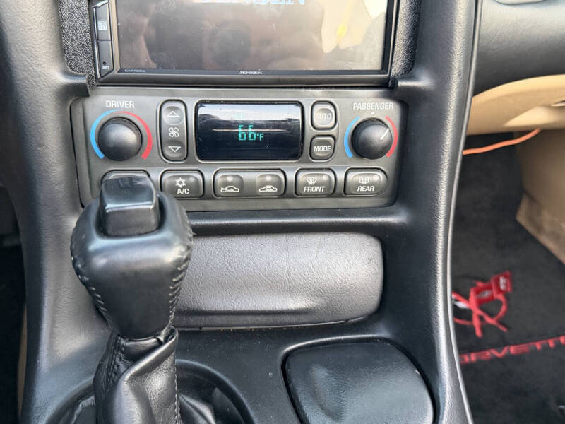 2004 Chevrolet Corvette