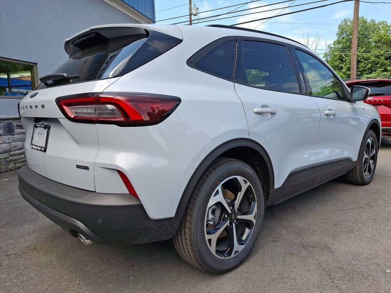 2025 Ford Escape Hybrid ST-Line Select