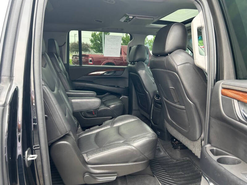 2017 Cadillac Escalade ESV Luxury