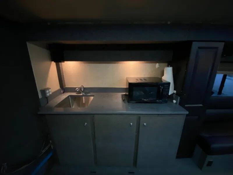 2000 Freightliner XC Chassis