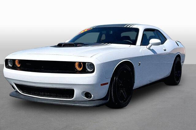 2017 Dodge Challenger 392 HEMI Scat Pack Shaker