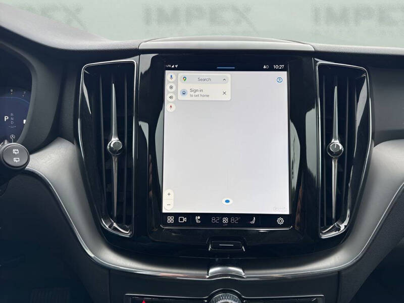 2024 Volvo XC60 B5 Core Dark Theme