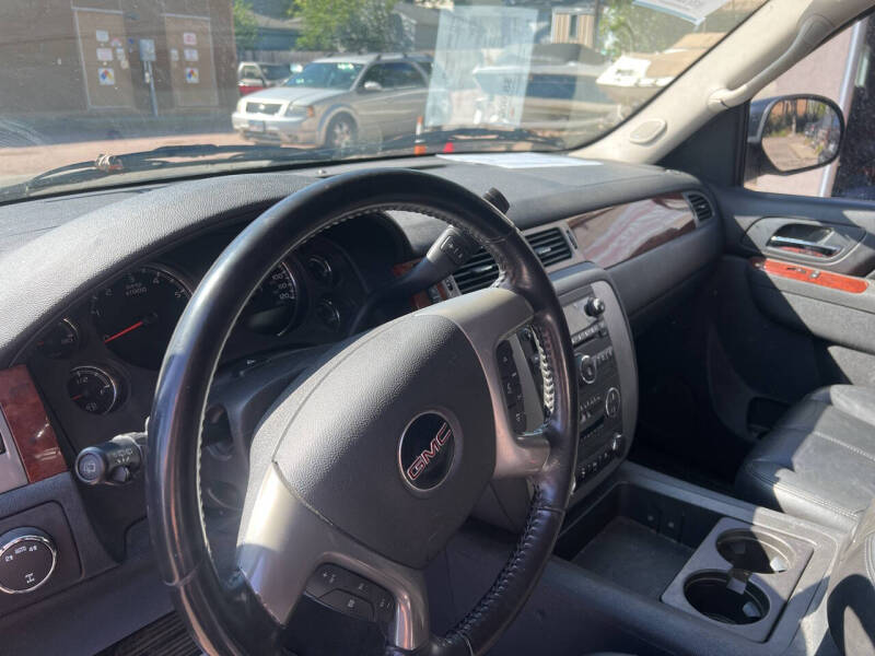 2011 GMC Yukon XL SLT