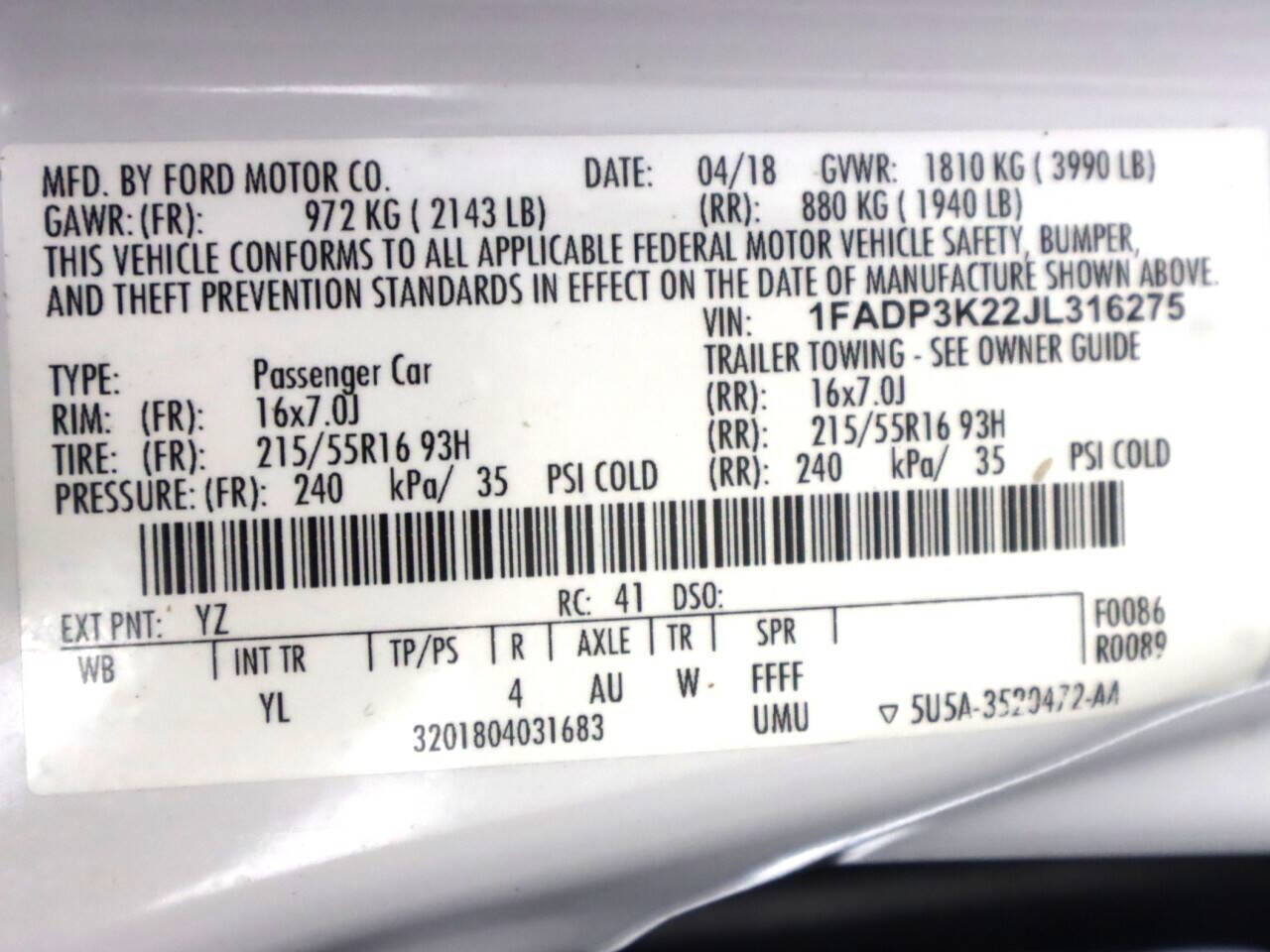 White 2018 Ford Focus SE SE 4dr Hatchback 36