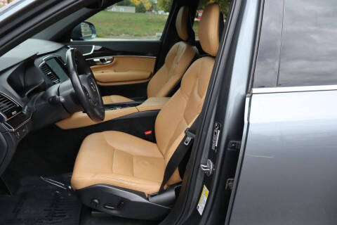 2018 Volvo XC90 T6 Momentum