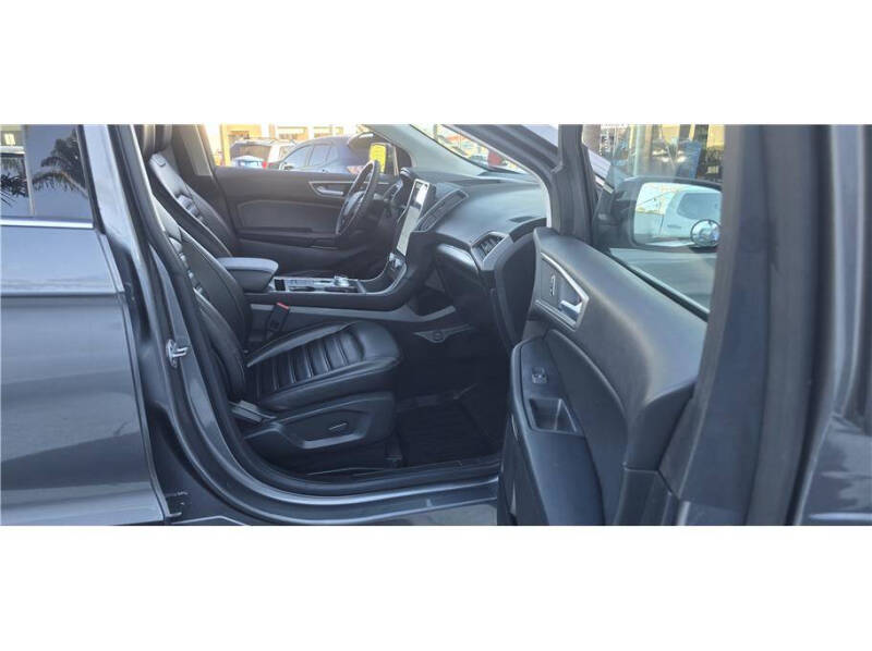 2022 Ford Edge