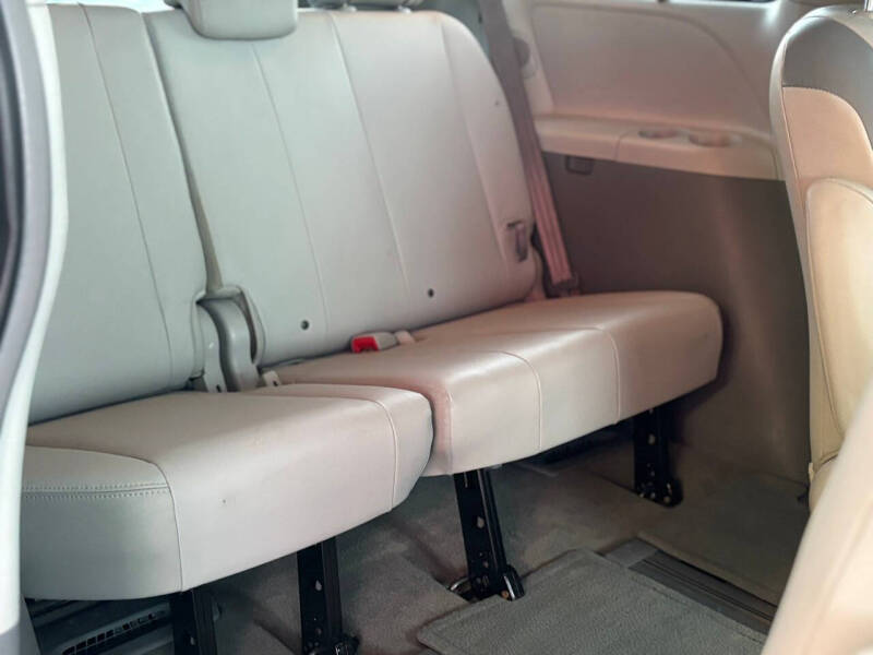 2013 Toyota Sienna Limited 7-Passenger
