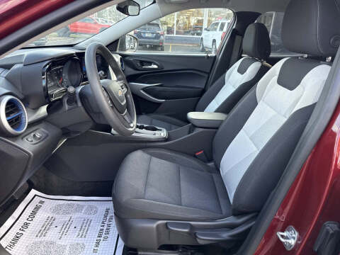 2025 Chevrolet Trax LS