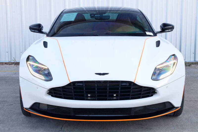 2022 Aston Martin DB11 V8