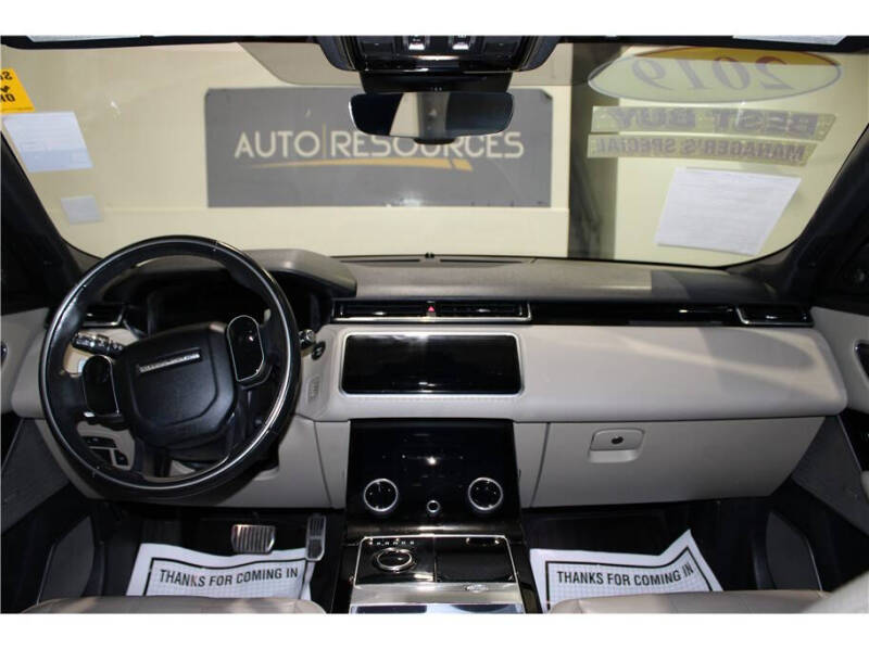 2019 Land Rover Range Rover Velar P250 R-Dynamic SE