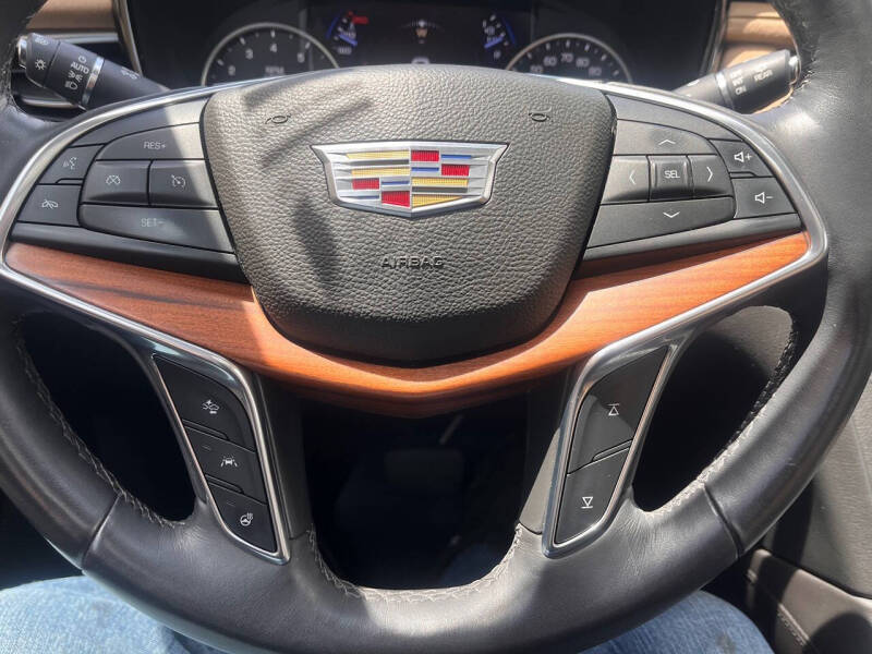 2017 Cadillac XT5 Platinum