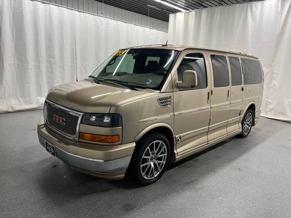 2011 GMC Savana's photo