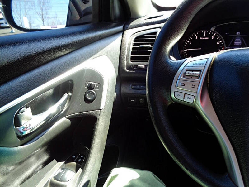 2016 Nissan Altima 2.5 SR