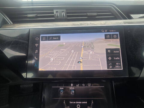 2019 Audi e-tron quattro Premium Plus