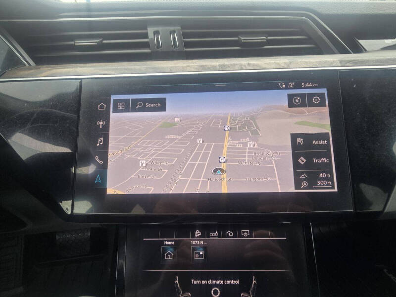 2019 Audi e-tron quattro Premium Plus