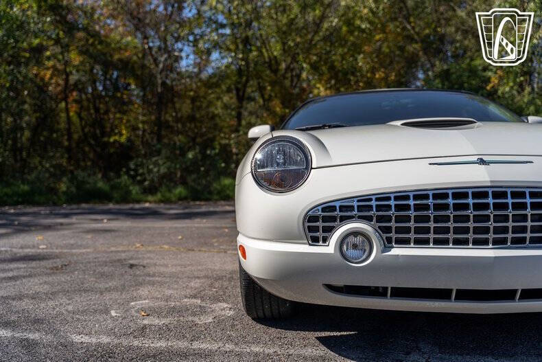 2002 Ford Thunderbird Deluxe