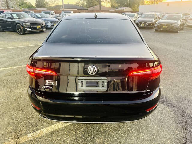 2019 Volkswagen Jetta R-Line