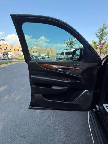 2018 Cadillac Escalade ESV Luxury