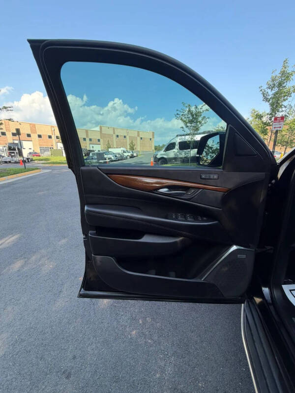 2018 Cadillac Escalade ESV Luxury