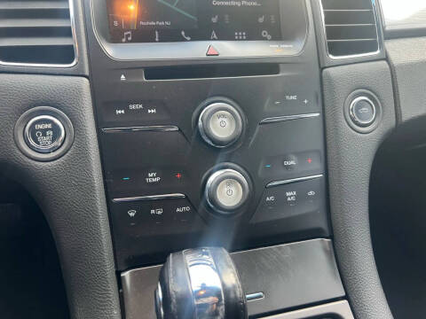 2019 Ford Taurus SEL