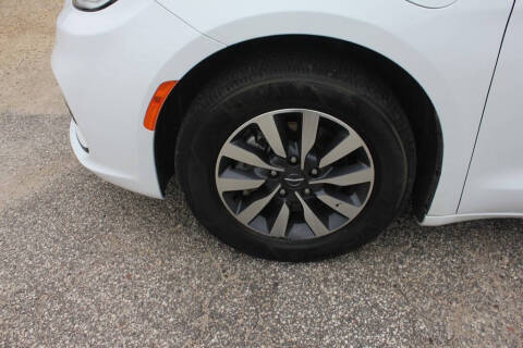 2023 Chrysler Pacifica Plug-In Hybrid Touring L