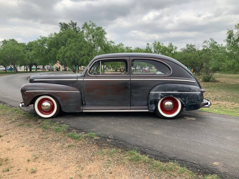 1946 Ford Deluxe