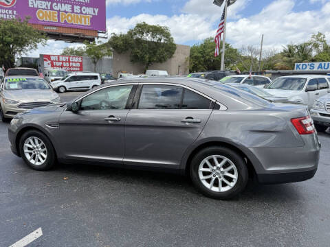 2013 Ford Taurus SE