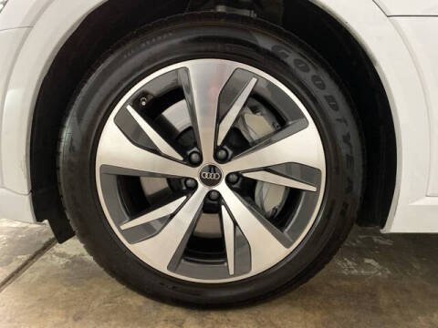 2024 Audi Q8 e-tron quattro Premium Plus