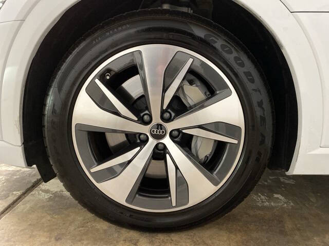 2024 Audi Q8 e-tron quattro Premium Plus