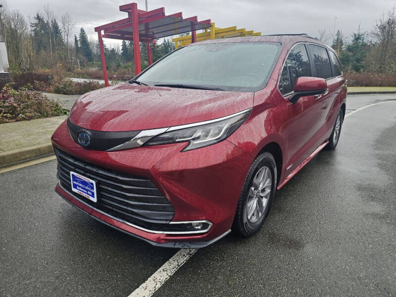 2021 Toyota Sienna XLE 8-Passenger