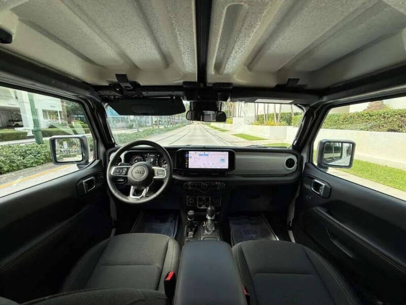 2025 Jeep Wrangler Sahara