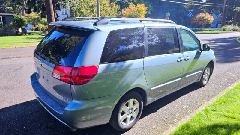 2004 Toyota Sienna