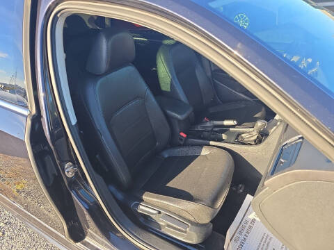 2017 Volkswagen Passat 1.8T R-Line